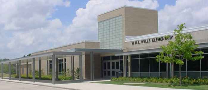 Wells Elementary School front entrance 